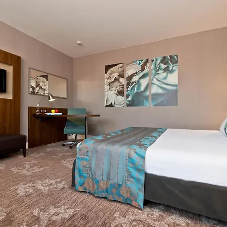 By Ihg Hotel Nice