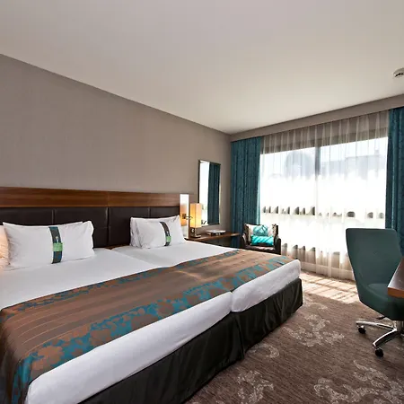 Hotel By Ihg