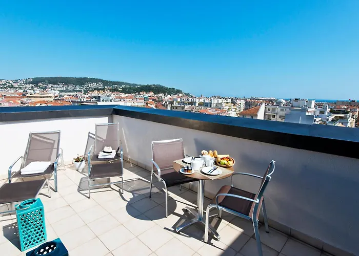 By Ihg Otel Nice