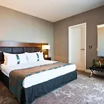 ホテル ホリデイ 4*