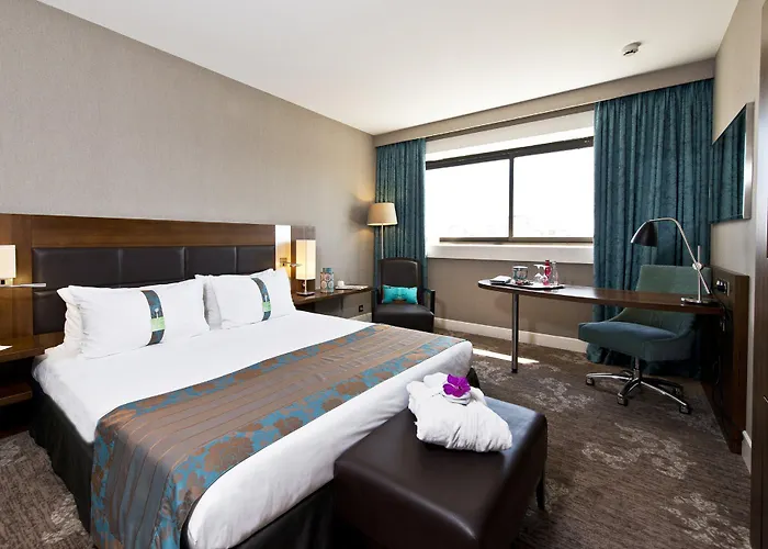 فندق هوليداي إن