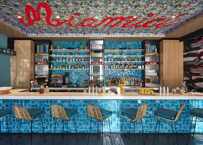 هوليداي إن فندق