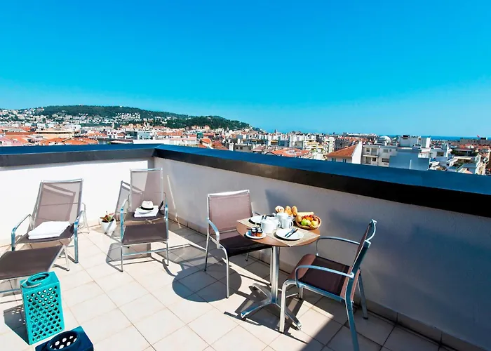 By Ihg Otel Nice